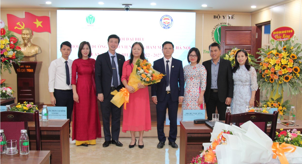 Tri ân lãnh đạo tiền nhiệm của Chi hội điều dưỡng BV RHMTWHN: CNĐD Nguyễn Thị Tố Liên